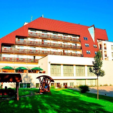 Hotel Clermont Ковасна Экстерьер фото