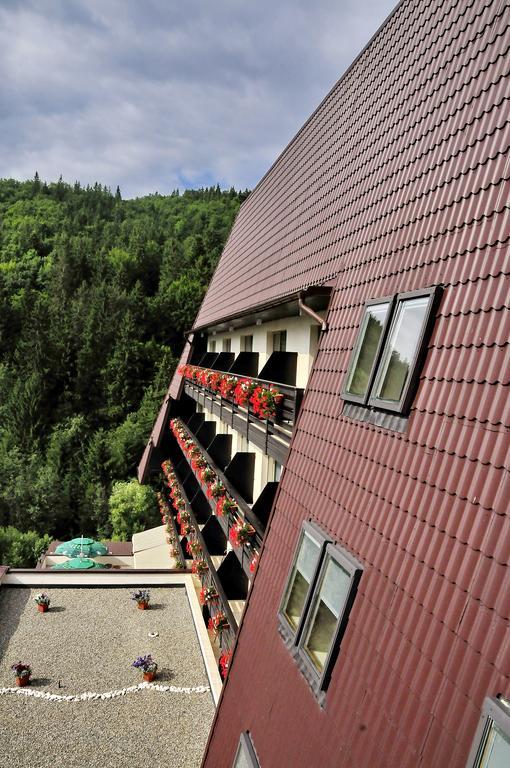 Hotel Clermont Ковасна Экстерьер фото