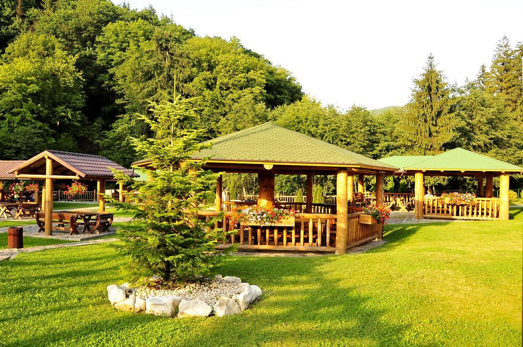 Hotel Clermont Ковасна Экстерьер фото