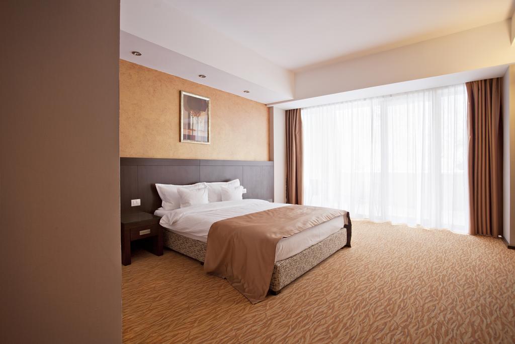 Hotel Clermont Ковасна Экстерьер фото