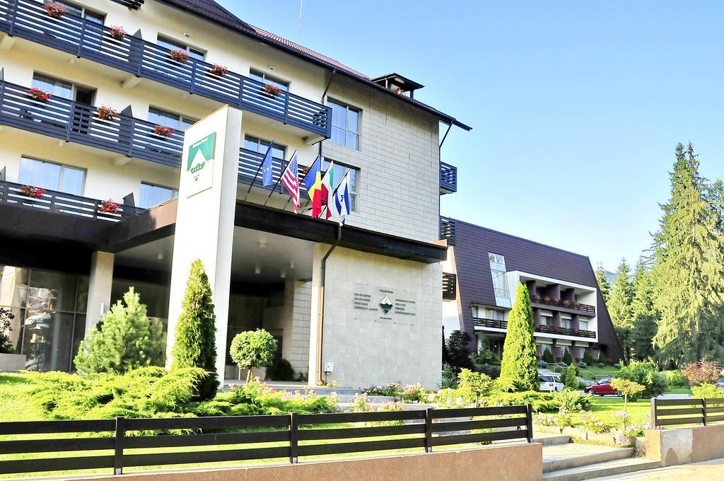 Hotel Clermont Ковасна Экстерьер фото