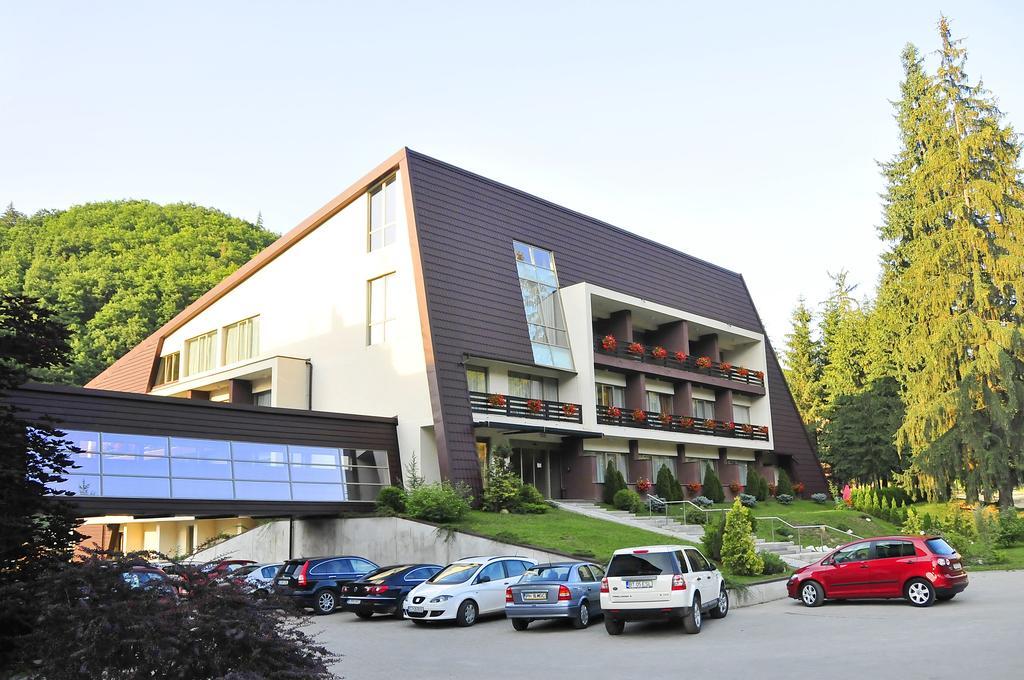 Hotel Clermont Ковасна Экстерьер фото